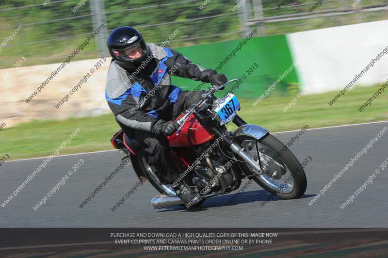 Vintage motorcycle club;eventdigitalimages;mallory park;mallory park trackday photographs;no limits trackdays;peter wileman photography;trackday digital images;trackday photos;vmcc festival 1000 bikes photographs