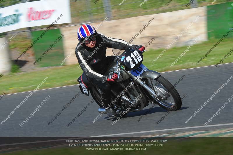 Vintage motorcycle club;eventdigitalimages;mallory park;mallory park trackday photographs;no limits trackdays;peter wileman photography;trackday digital images;trackday photos;vmcc festival 1000 bikes photographs