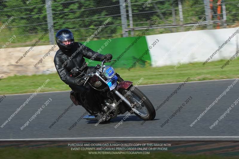 Vintage motorcycle club;eventdigitalimages;mallory park;mallory park trackday photographs;no limits trackdays;peter wileman photography;trackday digital images;trackday photos;vmcc festival 1000 bikes photographs