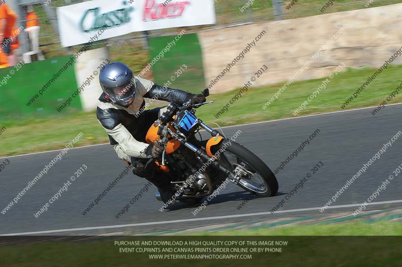 Vintage motorcycle club;eventdigitalimages;mallory park;mallory park trackday photographs;no limits trackdays;peter wileman photography;trackday digital images;trackday photos;vmcc festival 1000 bikes photographs