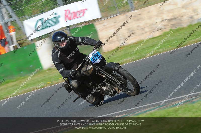 Vintage motorcycle club;eventdigitalimages;mallory park;mallory park trackday photographs;no limits trackdays;peter wileman photography;trackday digital images;trackday photos;vmcc festival 1000 bikes photographs