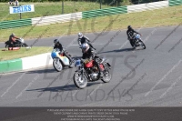 Vintage-motorcycle-club;eventdigitalimages;mallory-park;mallory-park-trackday-photographs;no-limits-trackdays;peter-wileman-photography;trackday-digital-images;trackday-photos;vmcc-festival-1000-bikes-photographs