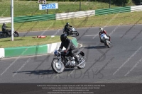 Vintage-motorcycle-club;eventdigitalimages;mallory-park;mallory-park-trackday-photographs;no-limits-trackdays;peter-wileman-photography;trackday-digital-images;trackday-photos;vmcc-festival-1000-bikes-photographs