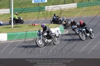 Vintage-motorcycle-club;eventdigitalimages;mallory-park;mallory-park-trackday-photographs;no-limits-trackdays;peter-wileman-photography;trackday-digital-images;trackday-photos;vmcc-festival-1000-bikes-photographs