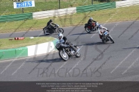 Vintage-motorcycle-club;eventdigitalimages;mallory-park;mallory-park-trackday-photographs;no-limits-trackdays;peter-wileman-photography;trackday-digital-images;trackday-photos;vmcc-festival-1000-bikes-photographs