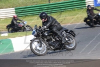 Vintage-motorcycle-club;eventdigitalimages;mallory-park;mallory-park-trackday-photographs;no-limits-trackdays;peter-wileman-photography;trackday-digital-images;trackday-photos;vmcc-festival-1000-bikes-photographs