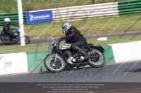 Vintage-motorcycle-club;eventdigitalimages;mallory-park;mallory-park-trackday-photographs;no-limits-trackdays;peter-wileman-photography;trackday-digital-images;trackday-photos;vmcc-festival-1000-bikes-photographs