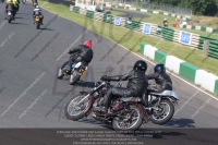 Vintage-motorcycle-club;eventdigitalimages;mallory-park;mallory-park-trackday-photographs;no-limits-trackdays;peter-wileman-photography;trackday-digital-images;trackday-photos;vmcc-festival-1000-bikes-photographs