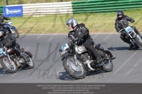 Vintage-motorcycle-club;eventdigitalimages;mallory-park;mallory-park-trackday-photographs;no-limits-trackdays;peter-wileman-photography;trackday-digital-images;trackday-photos;vmcc-festival-1000-bikes-photographs