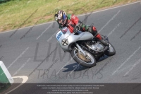 Vintage-motorcycle-club;eventdigitalimages;mallory-park;mallory-park-trackday-photographs;no-limits-trackdays;peter-wileman-photography;trackday-digital-images;trackday-photos;vmcc-festival-1000-bikes-photographs