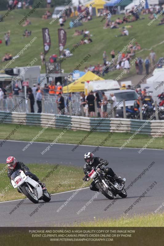 Vintage motorcycle club;eventdigitalimages;mallory park;mallory park trackday photographs;no limits trackdays;peter wileman photography;trackday digital images;trackday photos;vmcc festival 1000 bikes photographs