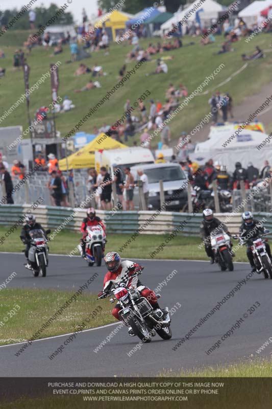 Vintage motorcycle club;eventdigitalimages;mallory park;mallory park trackday photographs;no limits trackdays;peter wileman photography;trackday digital images;trackday photos;vmcc festival 1000 bikes photographs