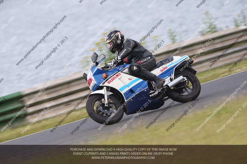 Vintage motorcycle club;eventdigitalimages;mallory park;mallory park trackday photographs;no limits trackdays;peter wileman photography;trackday digital images;trackday photos;vmcc festival 1000 bikes photographs