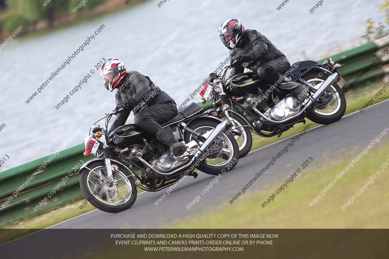 Vintage motorcycle club;eventdigitalimages;mallory park;mallory park trackday photographs;no limits trackdays;peter wileman photography;trackday digital images;trackday photos;vmcc festival 1000 bikes photographs