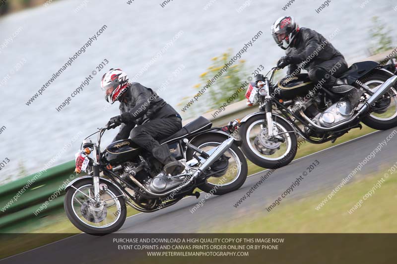 Vintage motorcycle club;eventdigitalimages;mallory park;mallory park trackday photographs;no limits trackdays;peter wileman photography;trackday digital images;trackday photos;vmcc festival 1000 bikes photographs