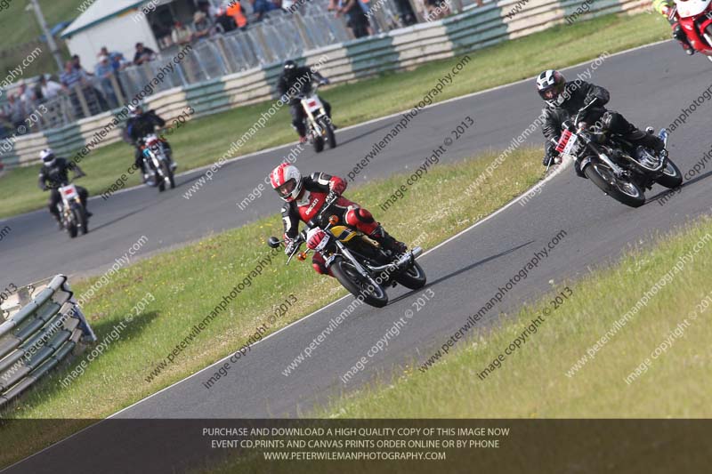 Vintage motorcycle club;eventdigitalimages;mallory park;mallory park trackday photographs;no limits trackdays;peter wileman photography;trackday digital images;trackday photos;vmcc festival 1000 bikes photographs