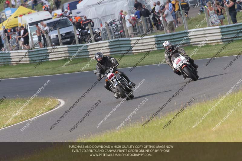 Vintage motorcycle club;eventdigitalimages;mallory park;mallory park trackday photographs;no limits trackdays;peter wileman photography;trackday digital images;trackday photos;vmcc festival 1000 bikes photographs