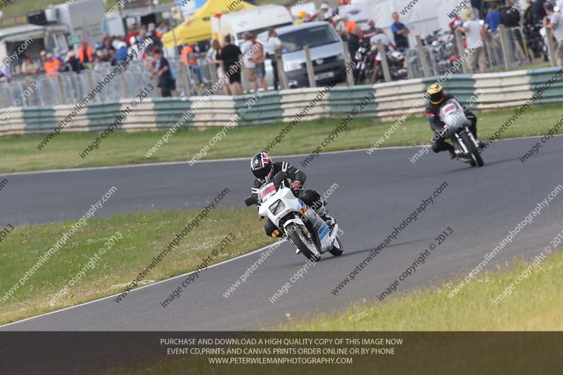 Vintage motorcycle club;eventdigitalimages;mallory park;mallory park trackday photographs;no limits trackdays;peter wileman photography;trackday digital images;trackday photos;vmcc festival 1000 bikes photographs