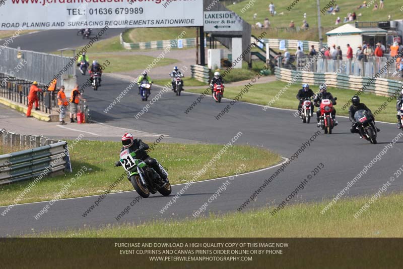 Vintage motorcycle club;eventdigitalimages;mallory park;mallory park trackday photographs;no limits trackdays;peter wileman photography;trackday digital images;trackday photos;vmcc festival 1000 bikes photographs