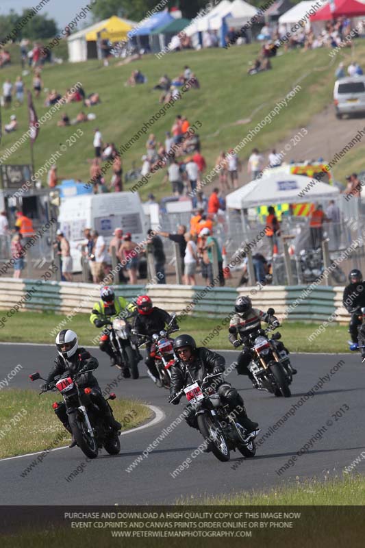 Vintage motorcycle club;eventdigitalimages;mallory park;mallory park trackday photographs;no limits trackdays;peter wileman photography;trackday digital images;trackday photos;vmcc festival 1000 bikes photographs