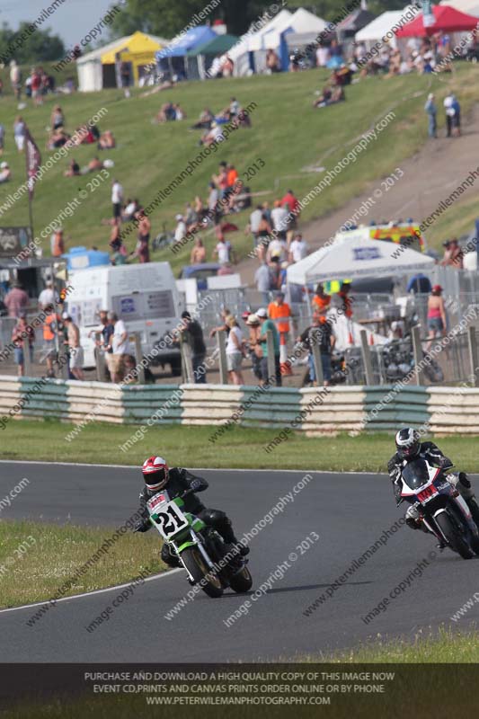 Vintage motorcycle club;eventdigitalimages;mallory park;mallory park trackday photographs;no limits trackdays;peter wileman photography;trackday digital images;trackday photos;vmcc festival 1000 bikes photographs