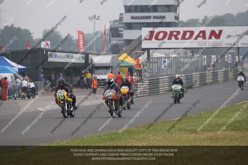 Vintage motorcycle club;eventdigitalimages;mallory park;mallory park trackday photographs;no limits trackdays;peter wileman photography;trackday digital images;trackday photos;vmcc festival 1000 bikes photographs