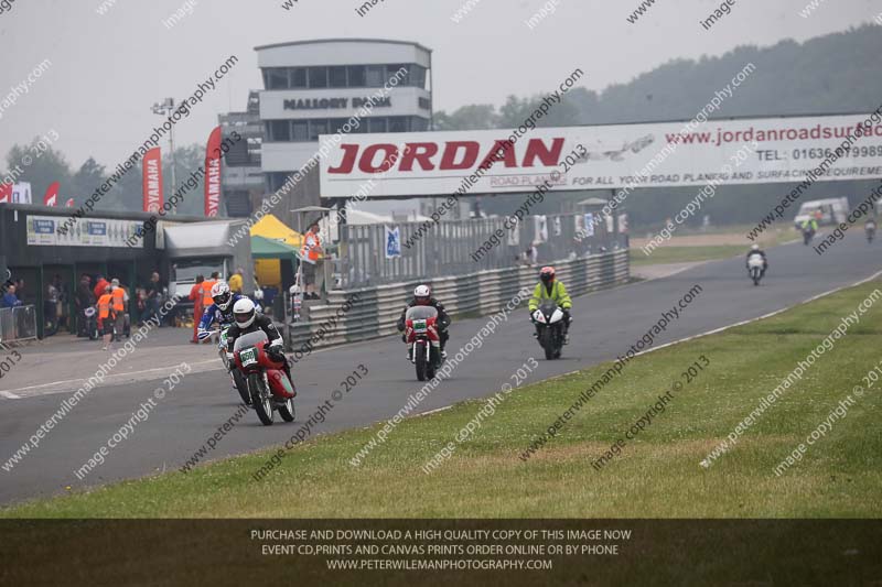 Vintage motorcycle club;eventdigitalimages;mallory park;mallory park trackday photographs;no limits trackdays;peter wileman photography;trackday digital images;trackday photos;vmcc festival 1000 bikes photographs