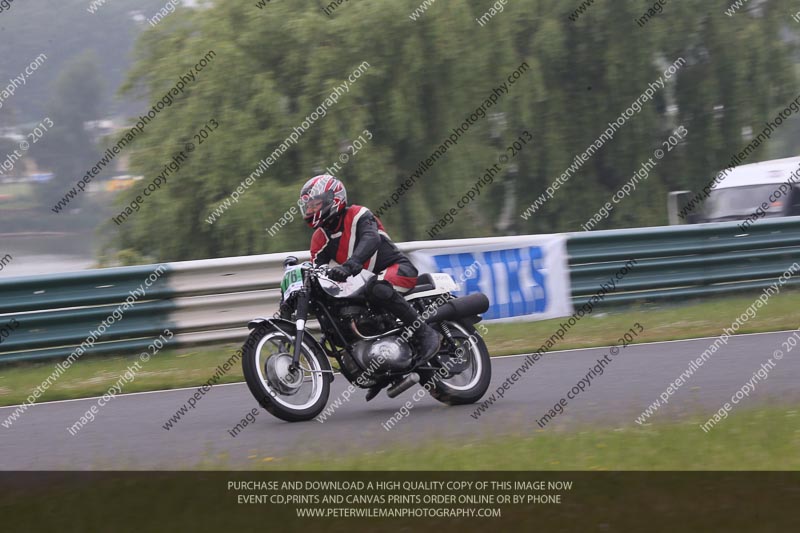 Vintage motorcycle club;eventdigitalimages;mallory park;mallory park trackday photographs;no limits trackdays;peter wileman photography;trackday digital images;trackday photos;vmcc festival 1000 bikes photographs