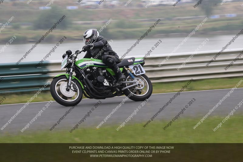 Vintage motorcycle club;eventdigitalimages;mallory park;mallory park trackday photographs;no limits trackdays;peter wileman photography;trackday digital images;trackday photos;vmcc festival 1000 bikes photographs