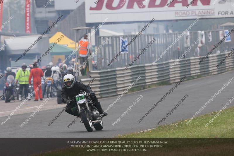 Vintage motorcycle club;eventdigitalimages;mallory park;mallory park trackday photographs;no limits trackdays;peter wileman photography;trackday digital images;trackday photos;vmcc festival 1000 bikes photographs
