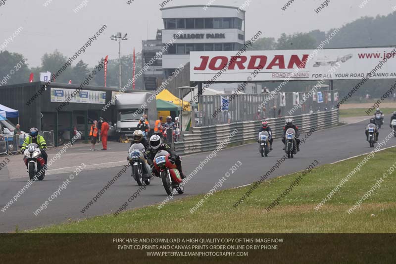 Vintage motorcycle club;eventdigitalimages;mallory park;mallory park trackday photographs;no limits trackdays;peter wileman photography;trackday digital images;trackday photos;vmcc festival 1000 bikes photographs
