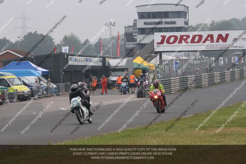 Vintage motorcycle club;eventdigitalimages;mallory park;mallory park trackday photographs;no limits trackdays;peter wileman photography;trackday digital images;trackday photos;vmcc festival 1000 bikes photographs