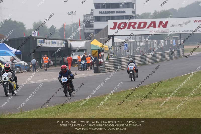 Vintage motorcycle club;eventdigitalimages;mallory park;mallory park trackday photographs;no limits trackdays;peter wileman photography;trackday digital images;trackday photos;vmcc festival 1000 bikes photographs