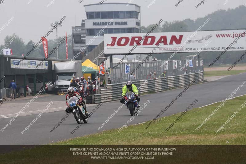 Vintage motorcycle club;eventdigitalimages;mallory park;mallory park trackday photographs;no limits trackdays;peter wileman photography;trackday digital images;trackday photos;vmcc festival 1000 bikes photographs