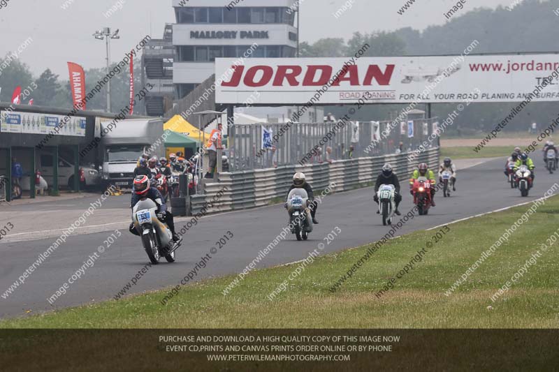 Vintage motorcycle club;eventdigitalimages;mallory park;mallory park trackday photographs;no limits trackdays;peter wileman photography;trackday digital images;trackday photos;vmcc festival 1000 bikes photographs