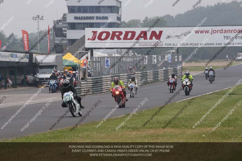 Vintage motorcycle club;eventdigitalimages;mallory park;mallory park trackday photographs;no limits trackdays;peter wileman photography;trackday digital images;trackday photos;vmcc festival 1000 bikes photographs