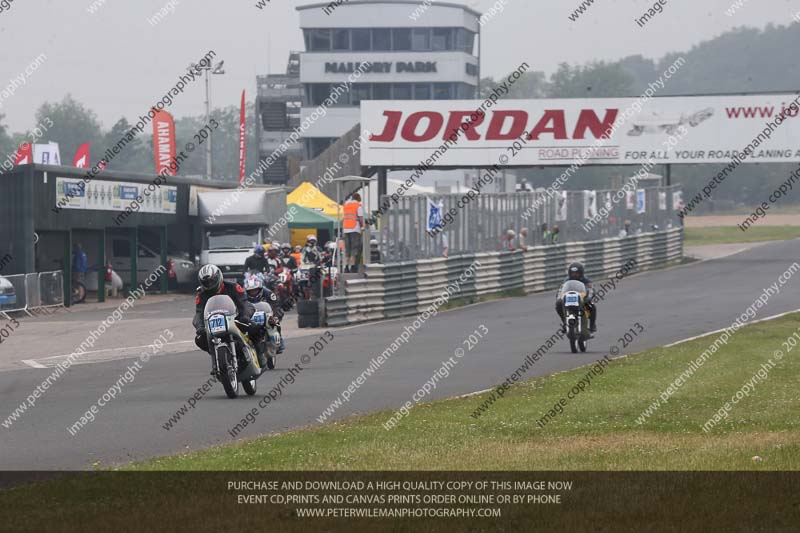 Vintage motorcycle club;eventdigitalimages;mallory park;mallory park trackday photographs;no limits trackdays;peter wileman photography;trackday digital images;trackday photos;vmcc festival 1000 bikes photographs