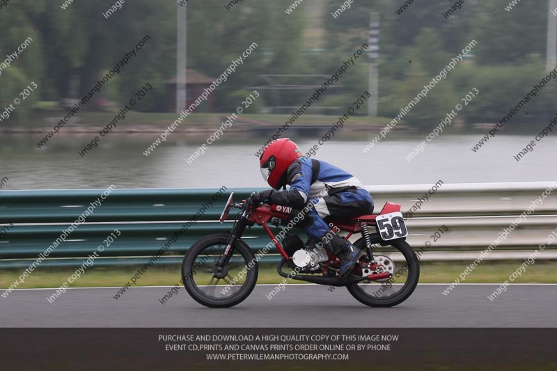 Vintage motorcycle club;eventdigitalimages;mallory park;mallory park trackday photographs;no limits trackdays;peter wileman photography;trackday digital images;trackday photos;vmcc festival 1000 bikes photographs