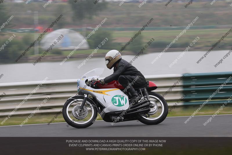 Vintage motorcycle club;eventdigitalimages;mallory park;mallory park trackday photographs;no limits trackdays;peter wileman photography;trackday digital images;trackday photos;vmcc festival 1000 bikes photographs