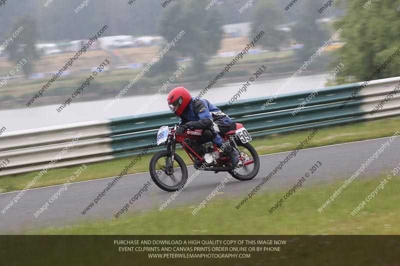 Vintage motorcycle club;eventdigitalimages;mallory park;mallory park trackday photographs;no limits trackdays;peter wileman photography;trackday digital images;trackday photos;vmcc festival 1000 bikes photographs