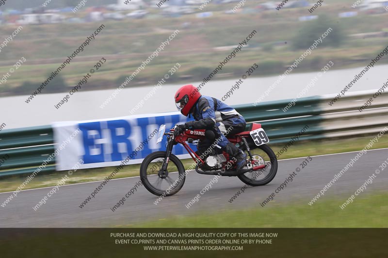 Vintage motorcycle club;eventdigitalimages;mallory park;mallory park trackday photographs;no limits trackdays;peter wileman photography;trackday digital images;trackday photos;vmcc festival 1000 bikes photographs