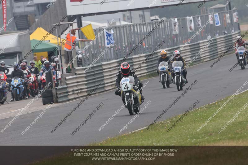 Vintage motorcycle club;eventdigitalimages;mallory park;mallory park trackday photographs;no limits trackdays;peter wileman photography;trackday digital images;trackday photos;vmcc festival 1000 bikes photographs