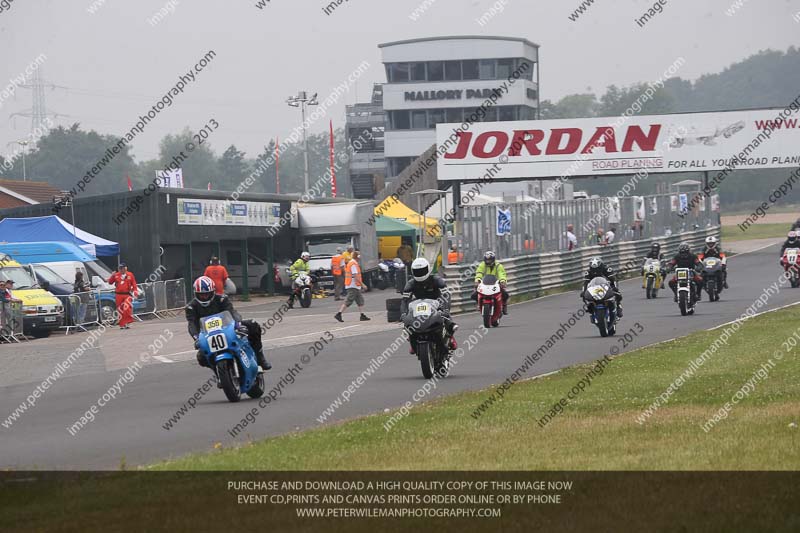 Vintage motorcycle club;eventdigitalimages;mallory park;mallory park trackday photographs;no limits trackdays;peter wileman photography;trackday digital images;trackday photos;vmcc festival 1000 bikes photographs