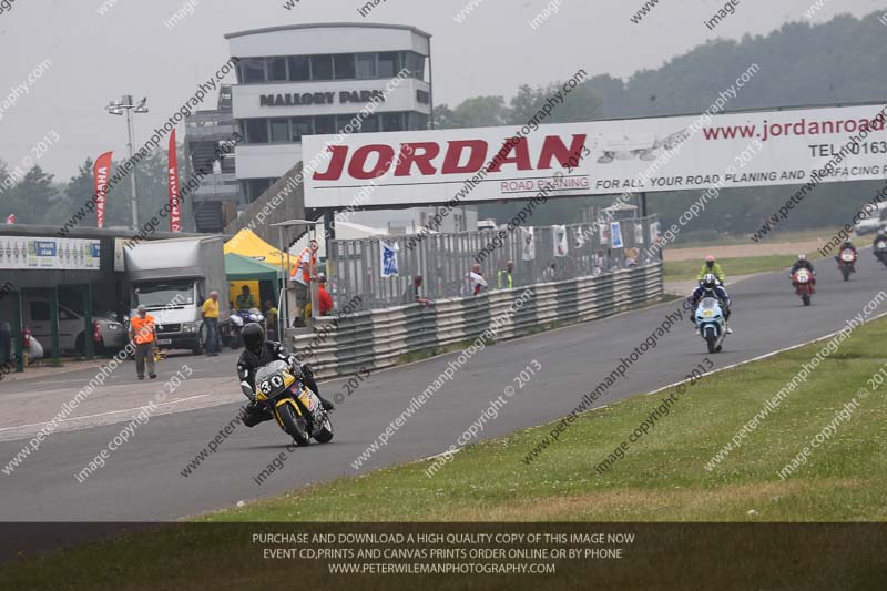 Vintage motorcycle club;eventdigitalimages;mallory park;mallory park trackday photographs;no limits trackdays;peter wileman photography;trackday digital images;trackday photos;vmcc festival 1000 bikes photographs