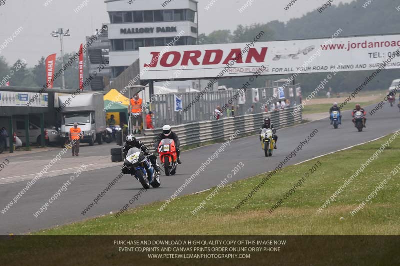 Vintage motorcycle club;eventdigitalimages;mallory park;mallory park trackday photographs;no limits trackdays;peter wileman photography;trackday digital images;trackday photos;vmcc festival 1000 bikes photographs