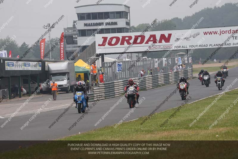 Vintage motorcycle club;eventdigitalimages;mallory park;mallory park trackday photographs;no limits trackdays;peter wileman photography;trackday digital images;trackday photos;vmcc festival 1000 bikes photographs