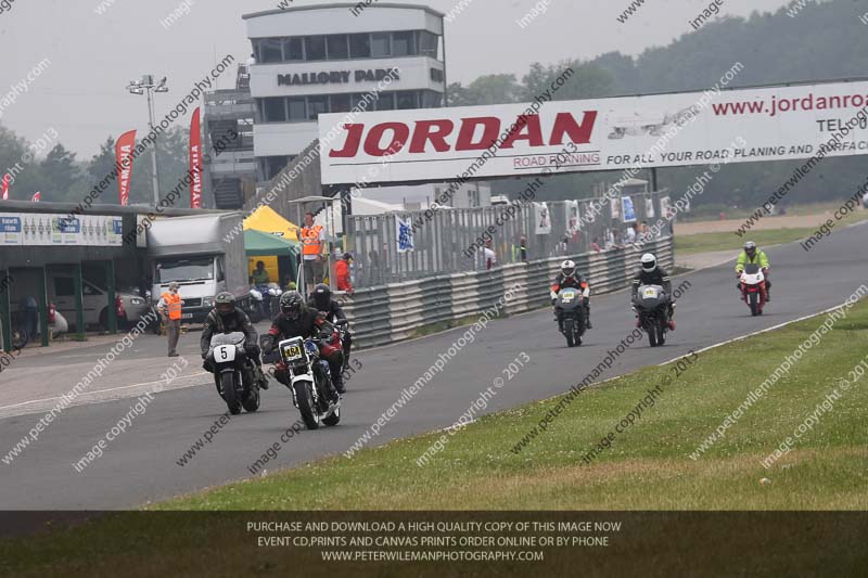Vintage motorcycle club;eventdigitalimages;mallory park;mallory park trackday photographs;no limits trackdays;peter wileman photography;trackday digital images;trackday photos;vmcc festival 1000 bikes photographs