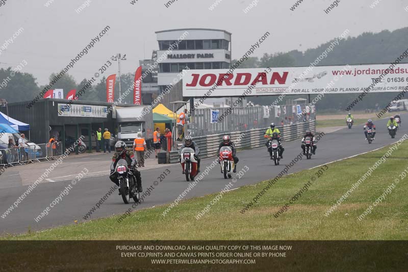 Vintage motorcycle club;eventdigitalimages;mallory park;mallory park trackday photographs;no limits trackdays;peter wileman photography;trackday digital images;trackday photos;vmcc festival 1000 bikes photographs