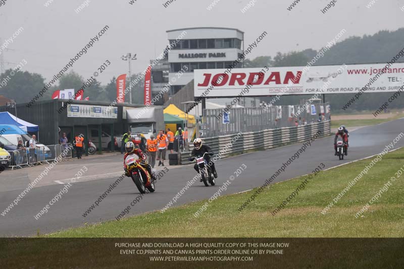 Vintage motorcycle club;eventdigitalimages;mallory park;mallory park trackday photographs;no limits trackdays;peter wileman photography;trackday digital images;trackday photos;vmcc festival 1000 bikes photographs