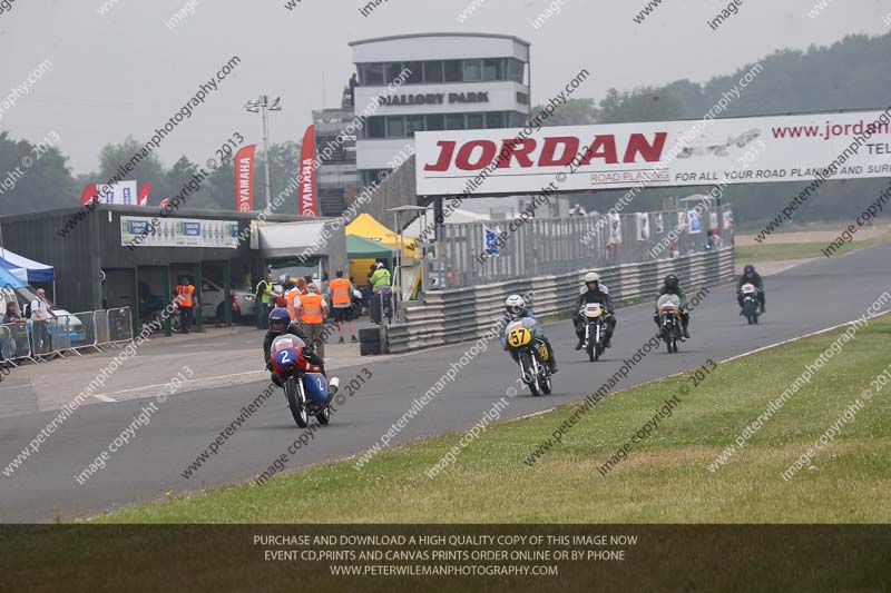 Vintage motorcycle club;eventdigitalimages;mallory park;mallory park trackday photographs;no limits trackdays;peter wileman photography;trackday digital images;trackday photos;vmcc festival 1000 bikes photographs